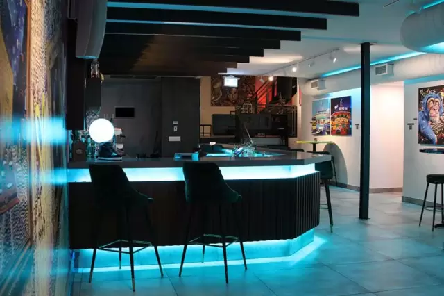 Canvas Art Bar