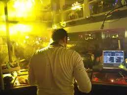 Light UltraClub