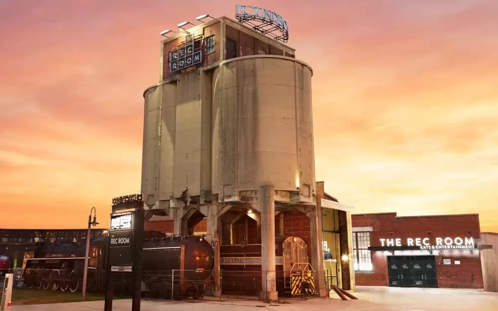 The Rec Room Toronto: Barcade, Eats & Games Guide (2026) Toronto