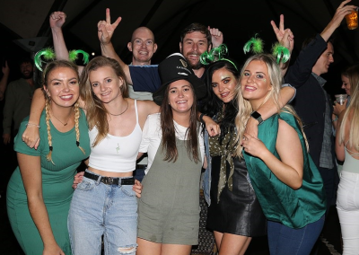 st patricks day pub crawl