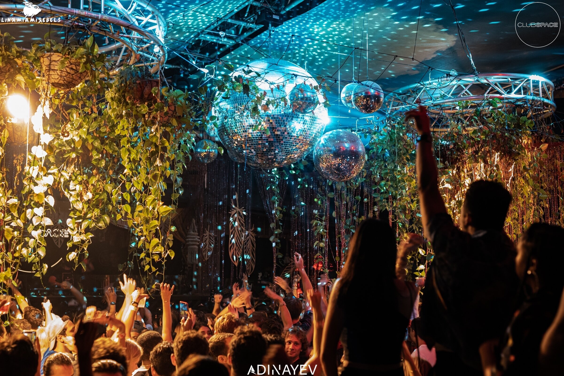 CLUB SPACE_1 CLUB SPACE